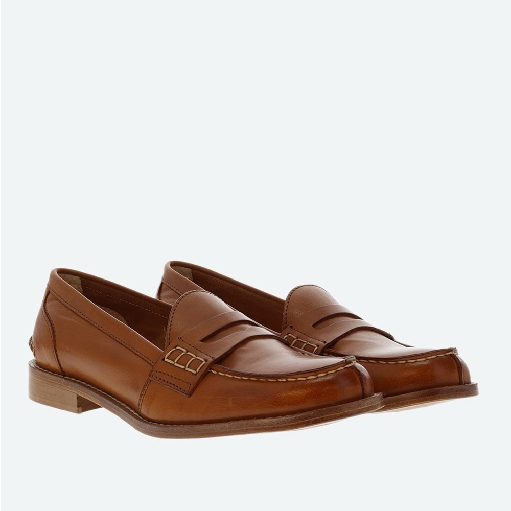 NWOT Gravity Pope Rae Leather Loafers in Briar Souve